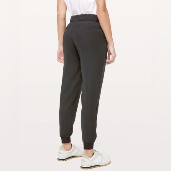 Lululemon On The Fly Joggers Black 8 - Picture 3 of 11